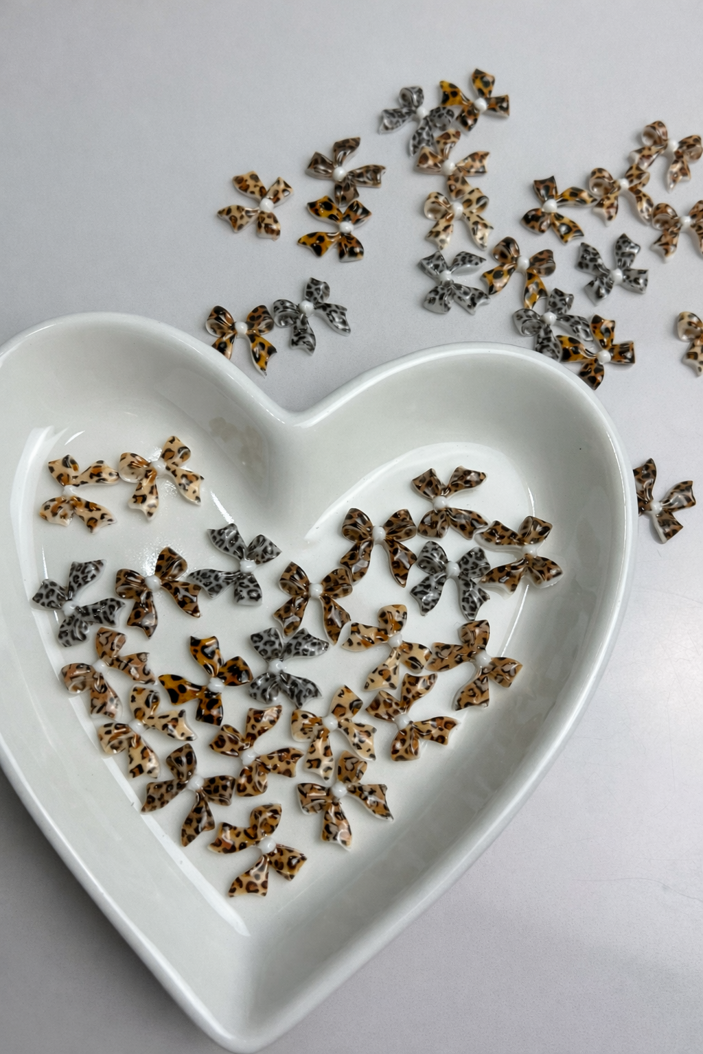 40-Piece Cheetah & Leopard Print Resin Nail Art Charm set