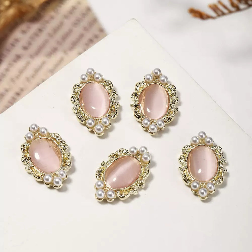 Cat’s Eye Nail Charms – 12-Piece Set of Retro Alloy Charms with Shimmering Cat’s Eye Stones