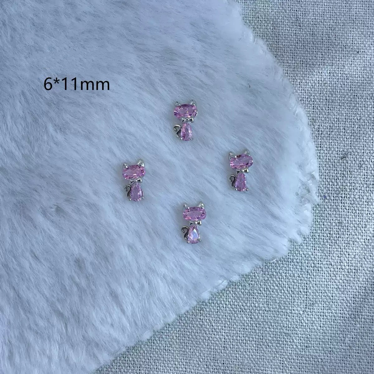 Zircon Kitty Cat Nail Charms – 12-Piece Set of 3D Alloy Kitten Accents with Sparkling Crystal Details